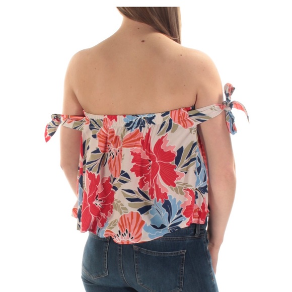 ASTR Floral Off the Shoulder Crop Top - Picture 2 of 8